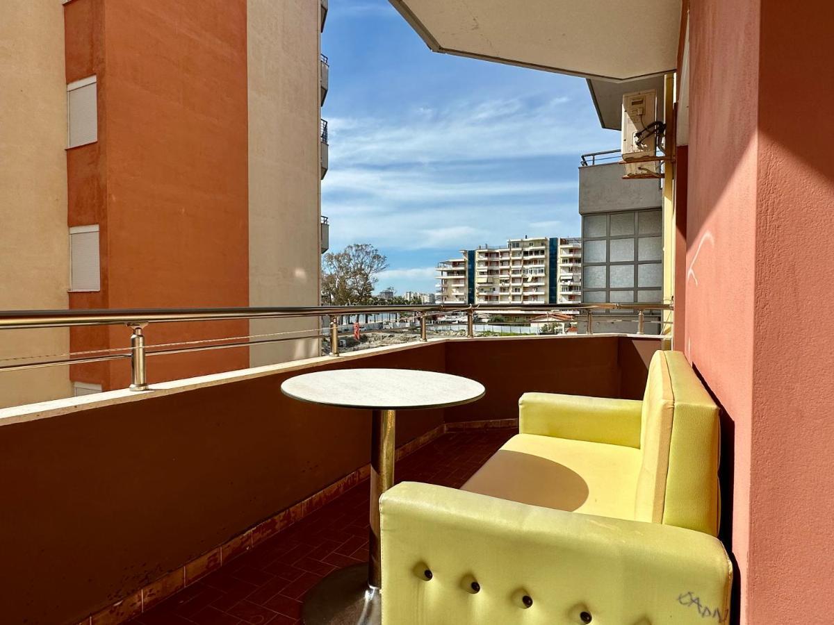 Family Suite Residence Avlonya Dış mekan fotoğraf